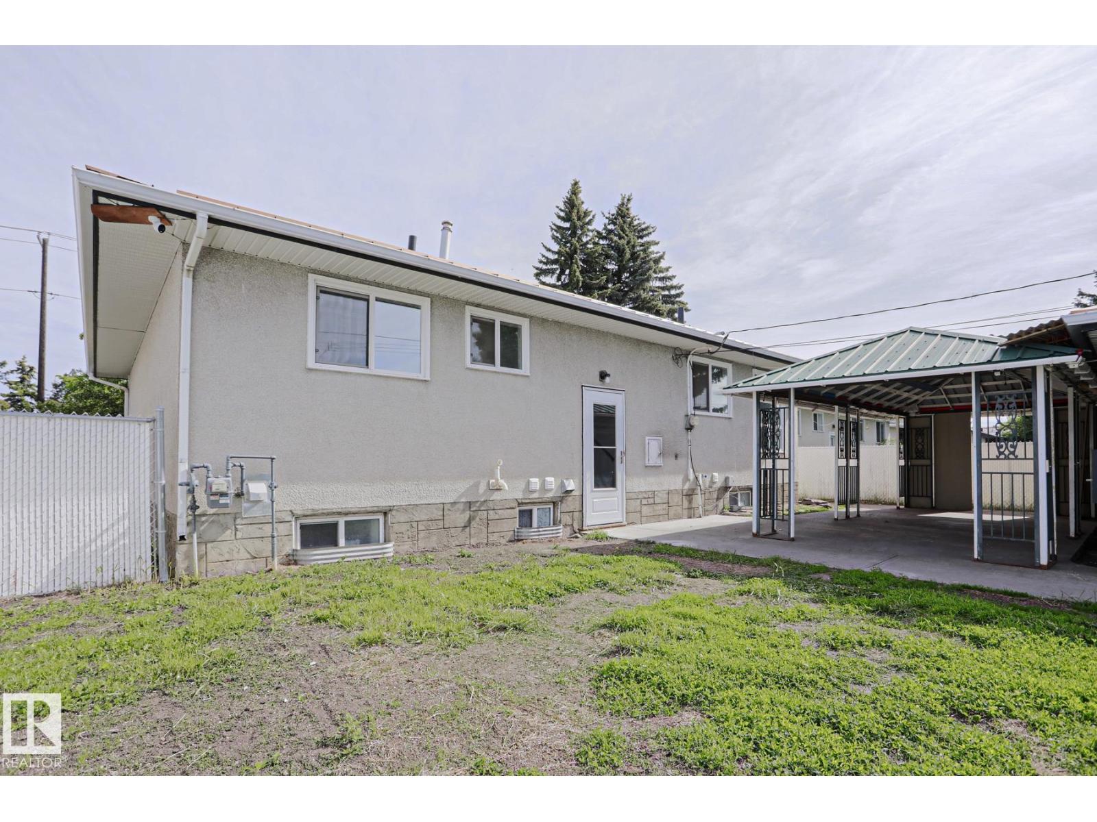 7607 137 AV NW — photo 38
