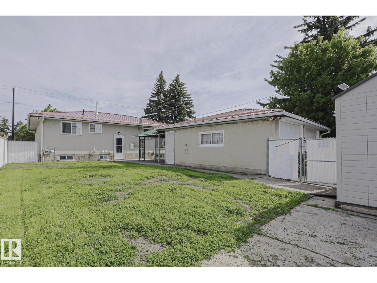 7607 137 AV NW — photo 40