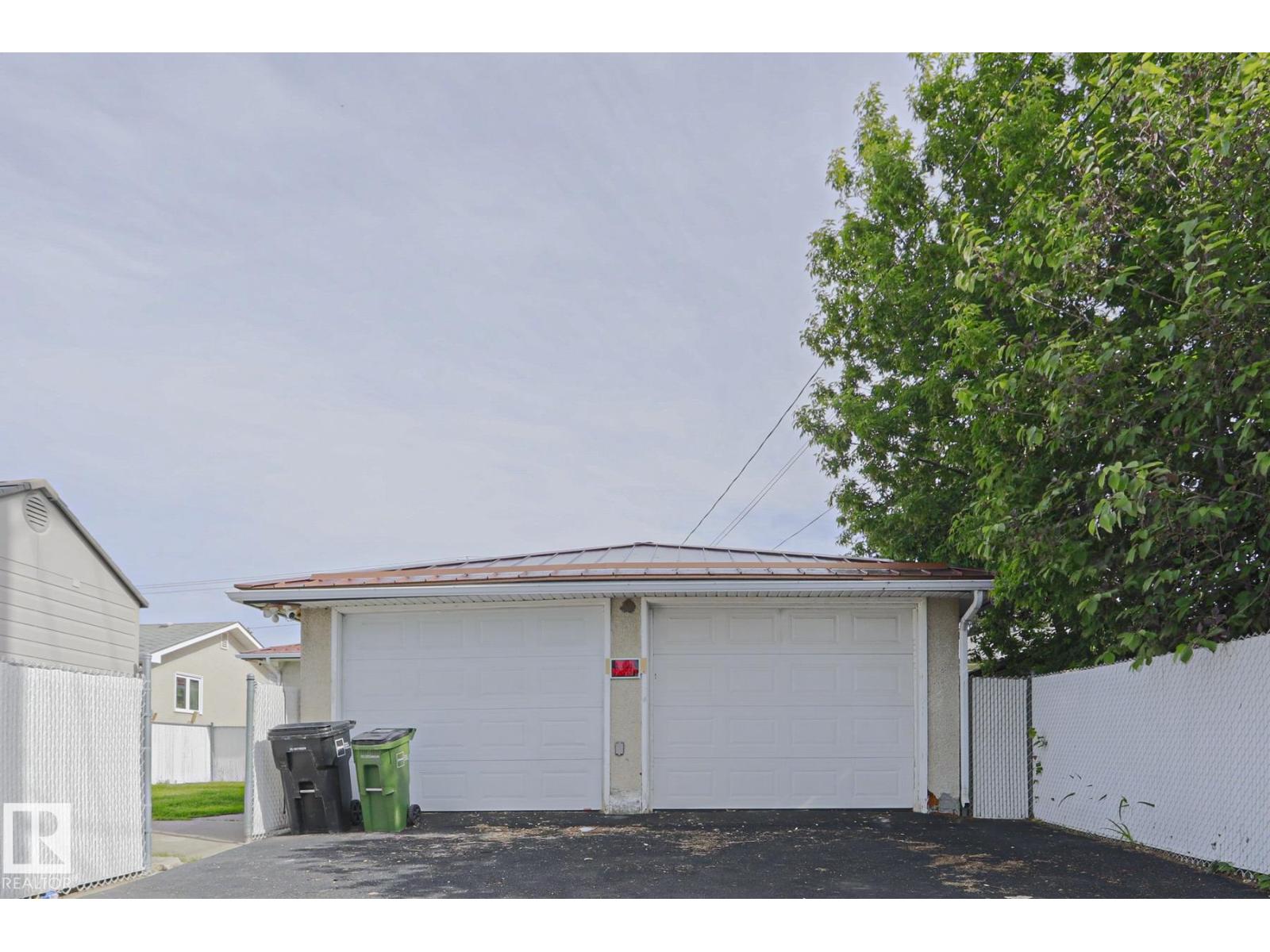 7607 137 AV NW — photo 41