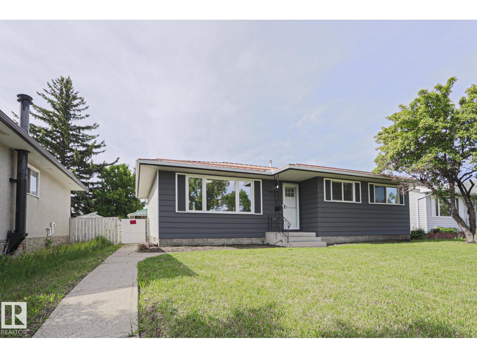 7607 137 AV NW — photo 44