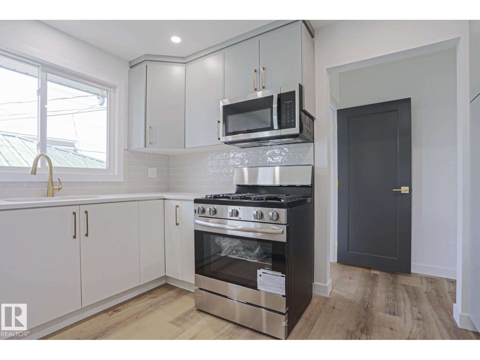 7607 137 AV NW — photo 6