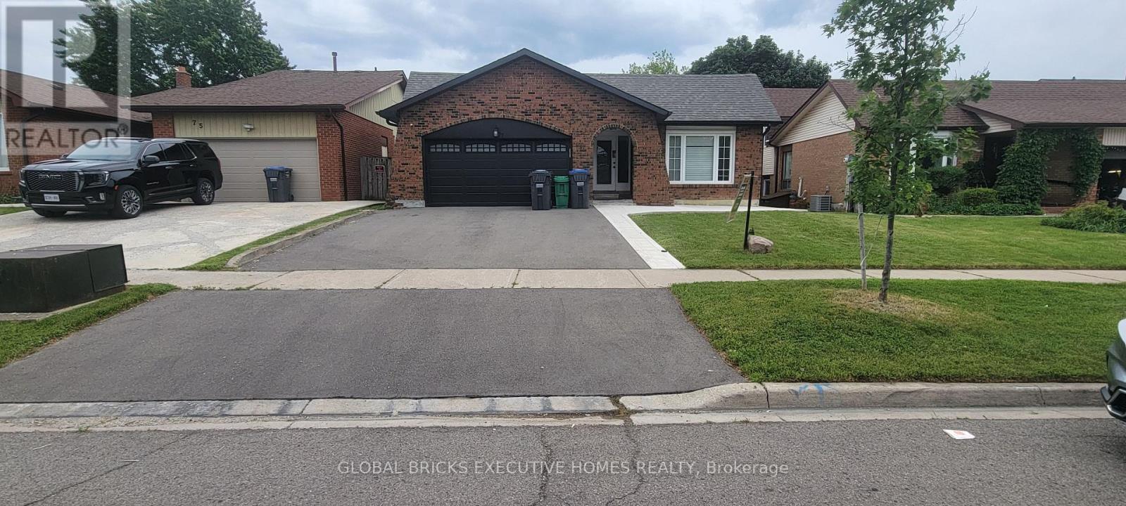 77 BLACKTHORN LANE - 2