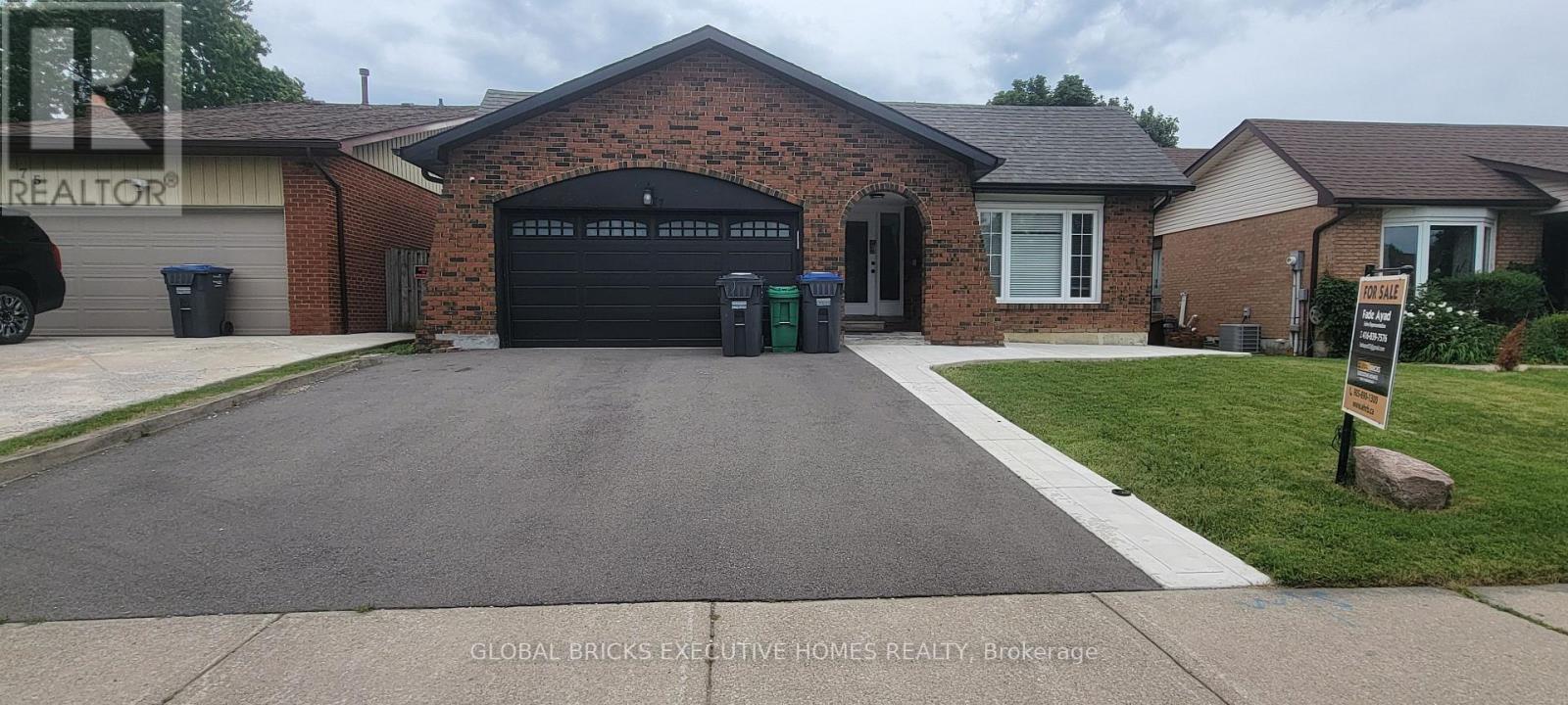 77 BLACKTHORN LANE - 1
