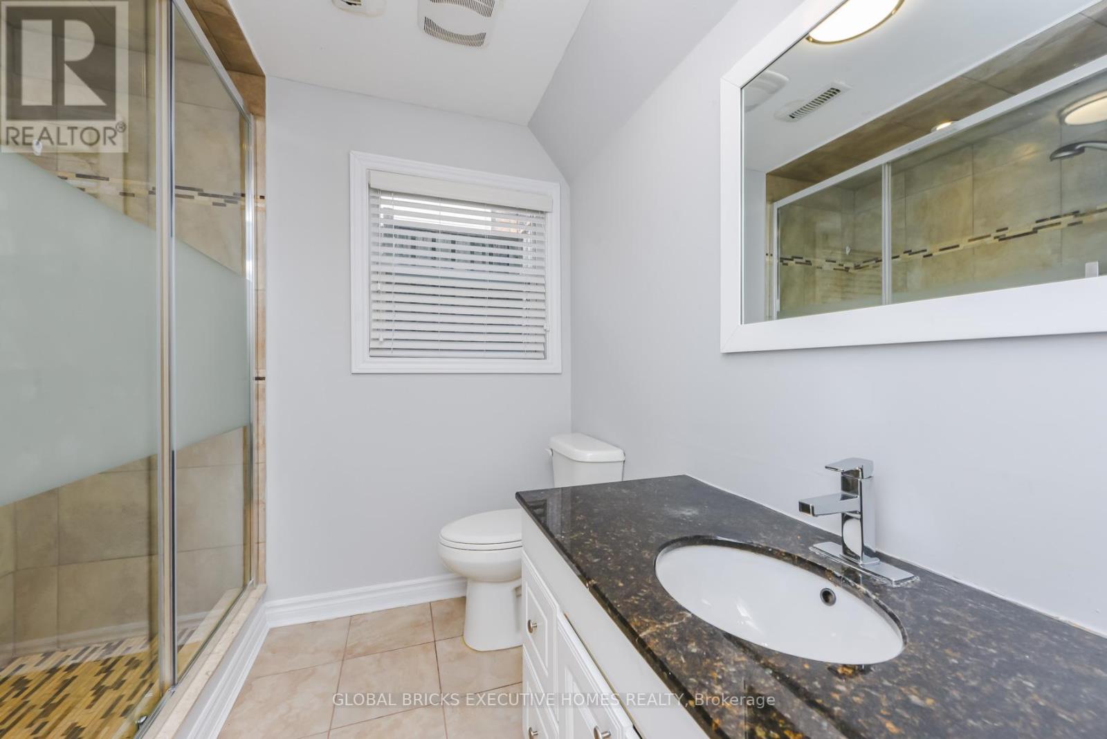 77 BLACKTHORN LANE - 26