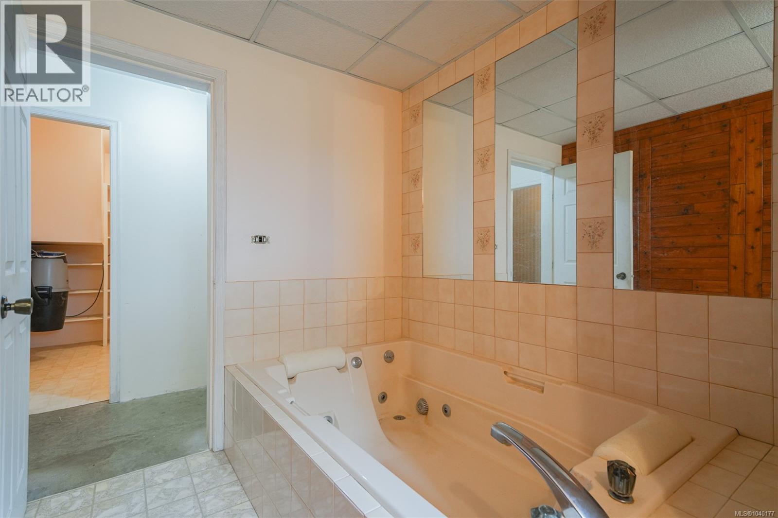 3727 Maitland St - 38