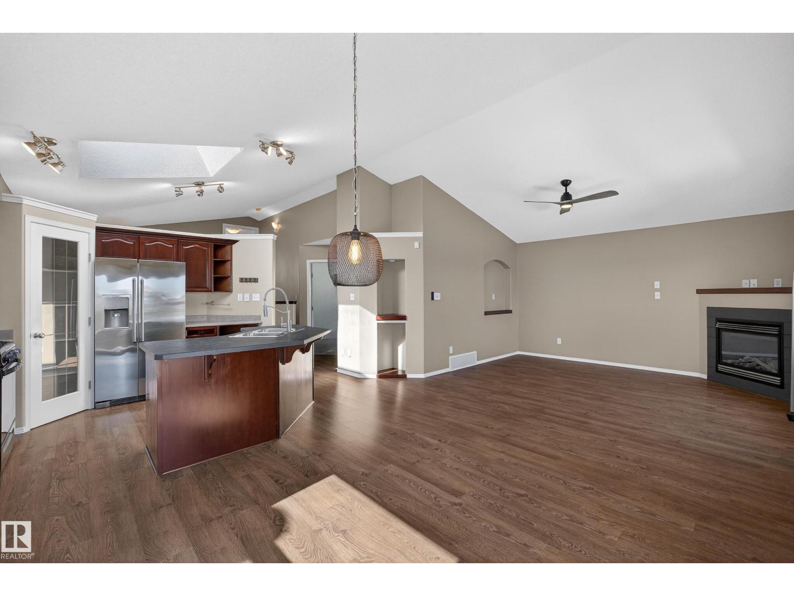 3779 18 ST NW - 4