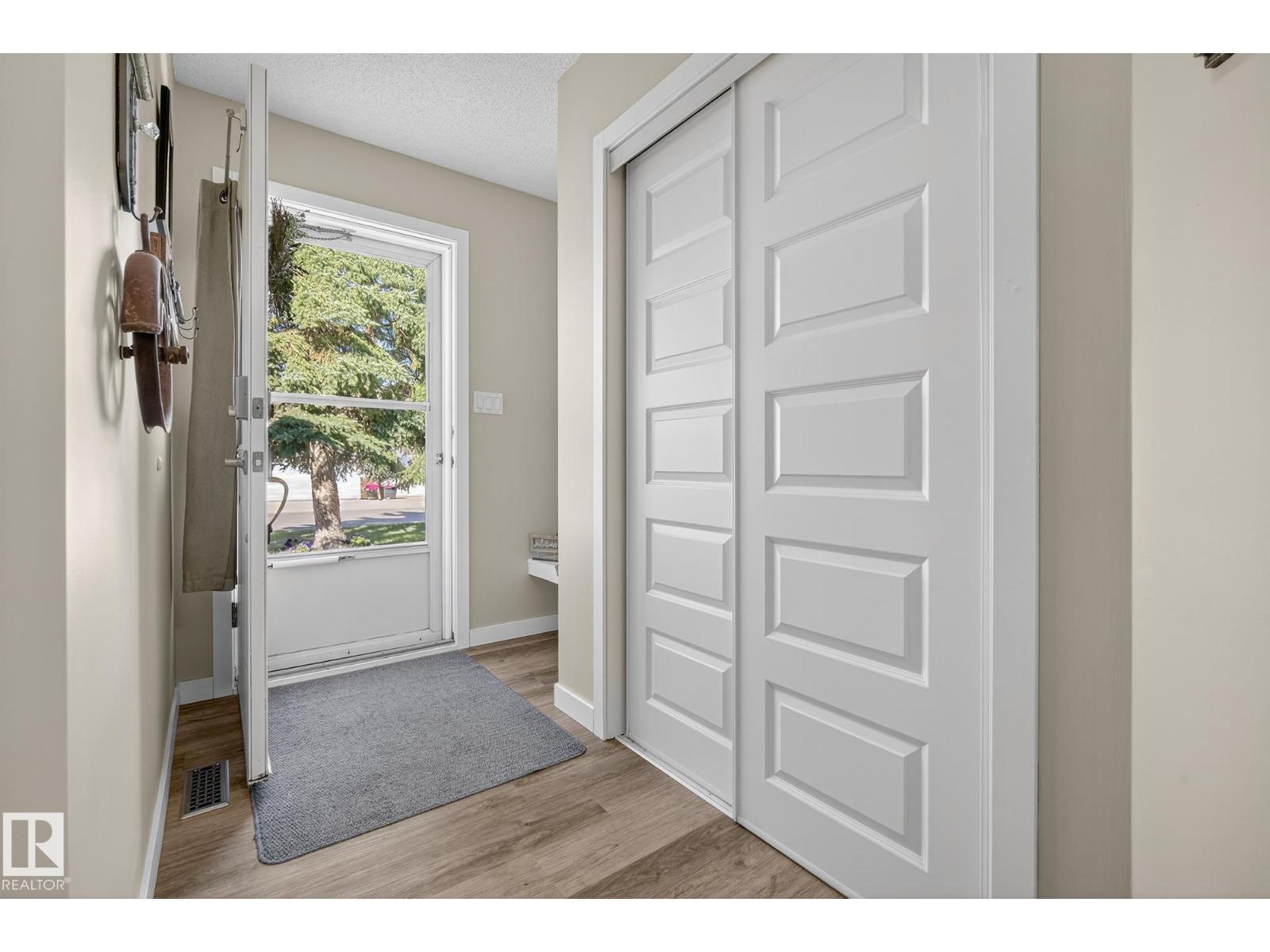4711 25 AV NW — photo 10