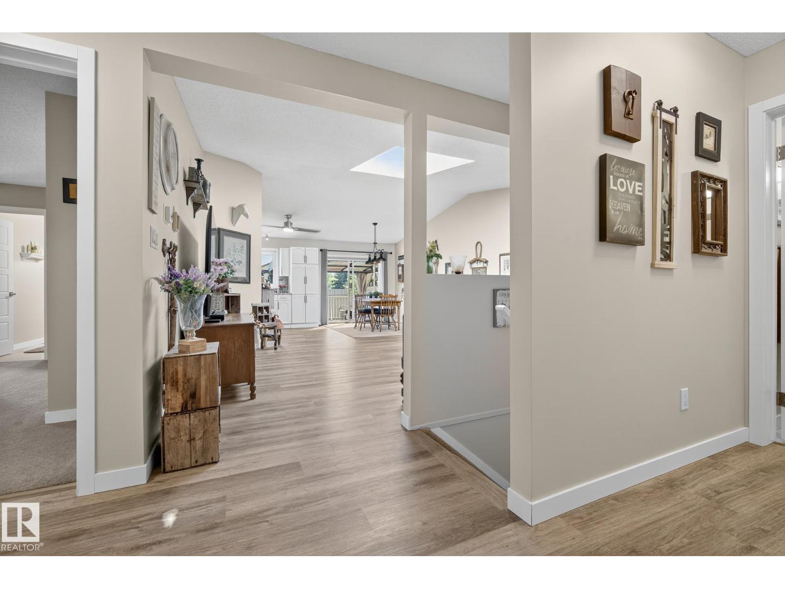 4711 25 AV NW — photo 11