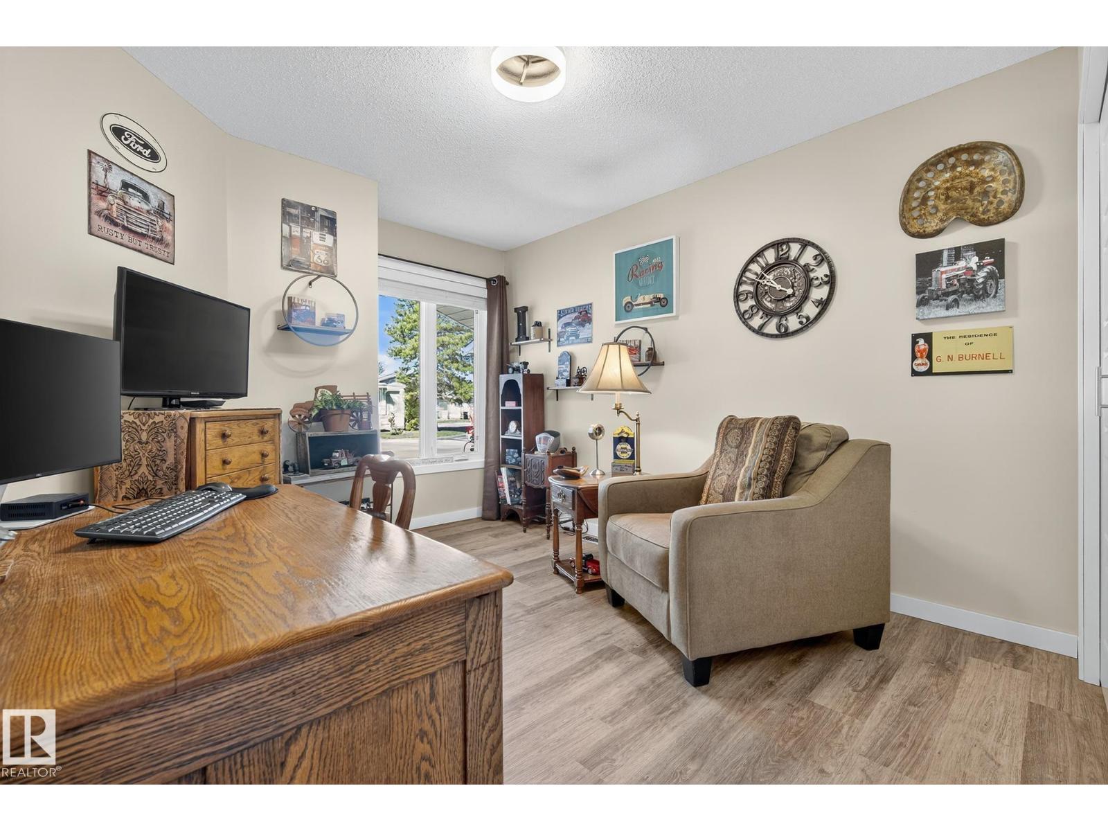 4711 25 AV NW — photo 27