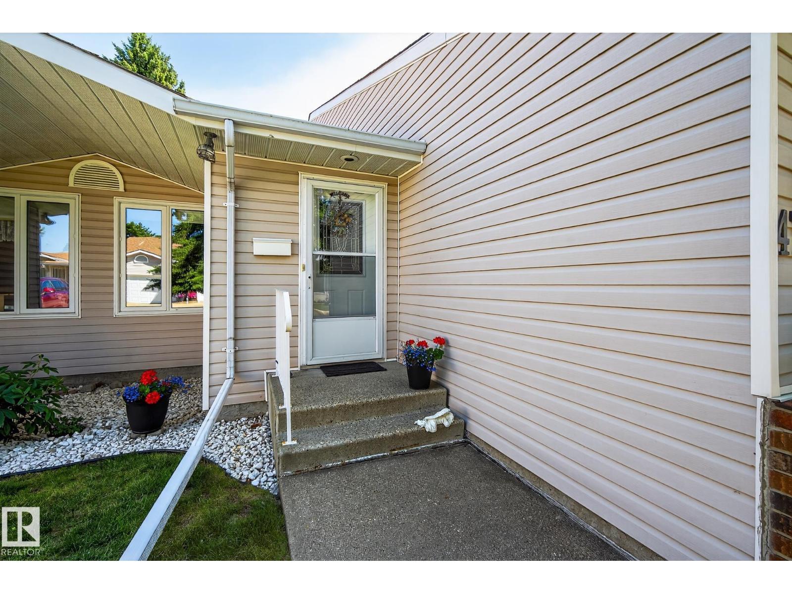 4711 25 AV NW - photo 3