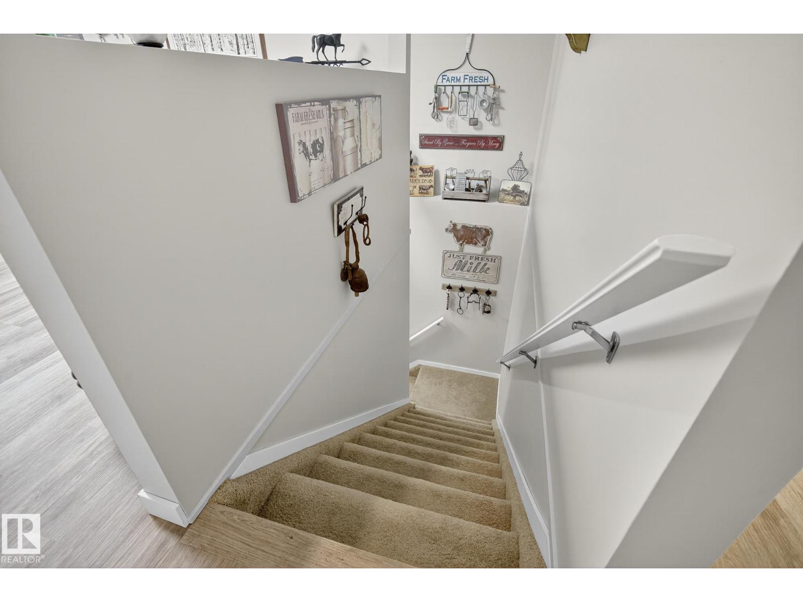 4711 25 AV NW — photo 32