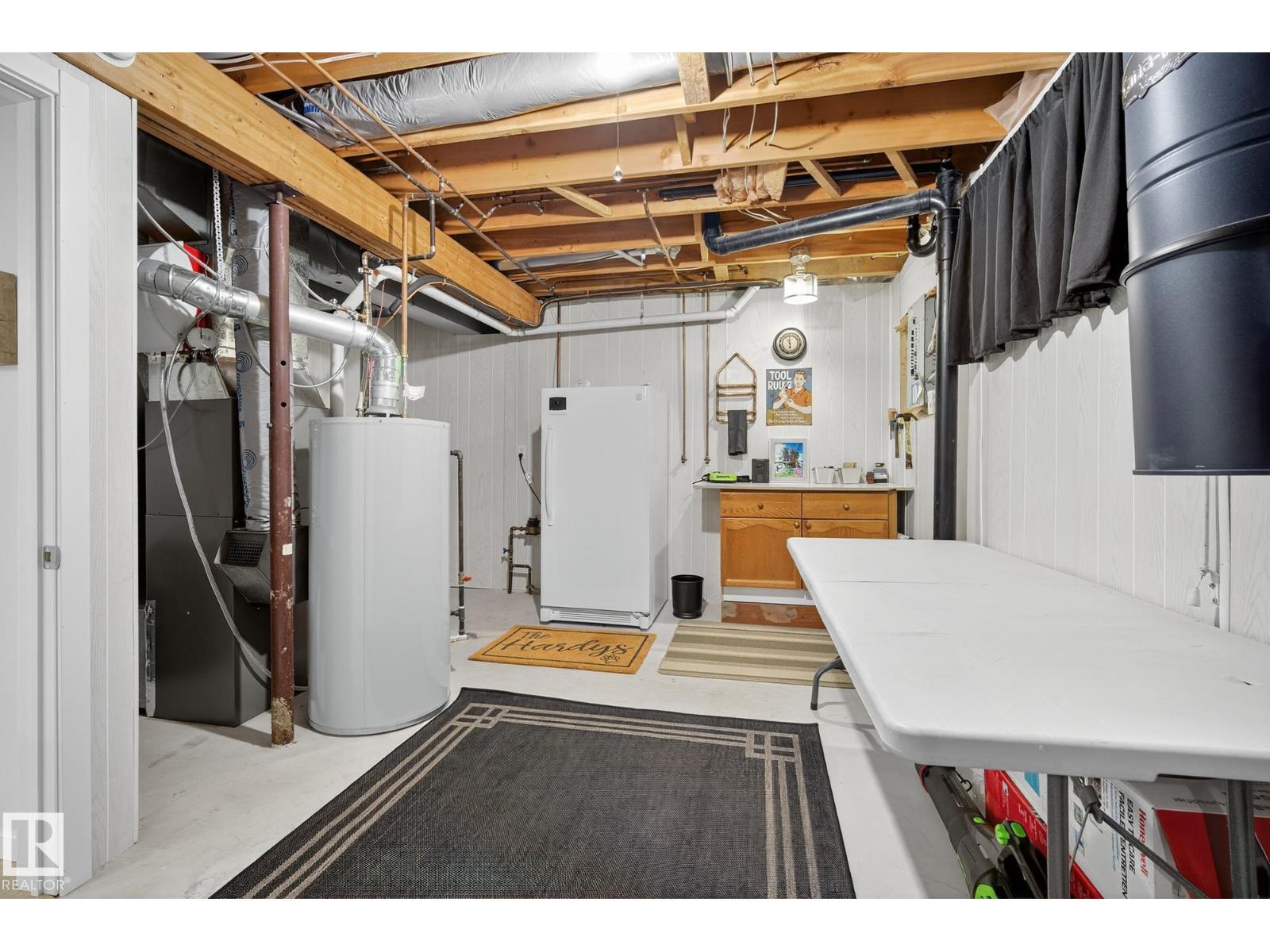 4711 25 AV NW — photo 42