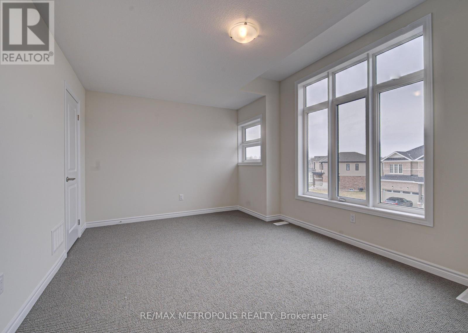 25 HEMING STREET - 34