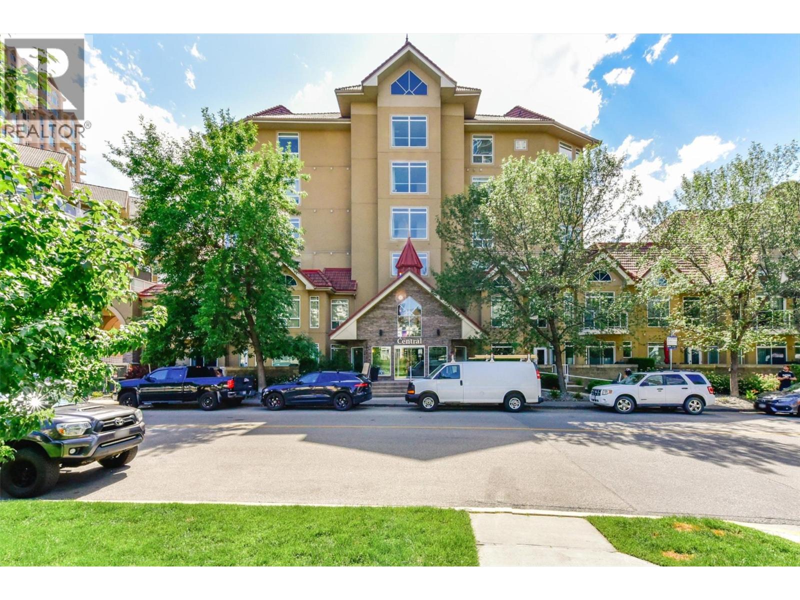 332 1088 Sunset Drive, Kelowna