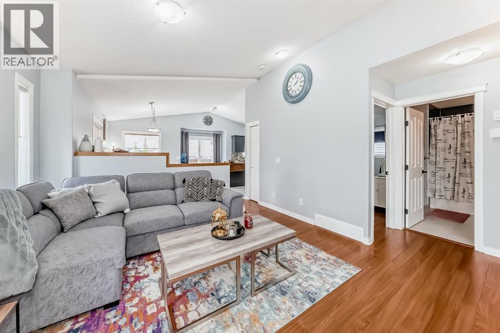 98 Canoe Square SW — photo 19