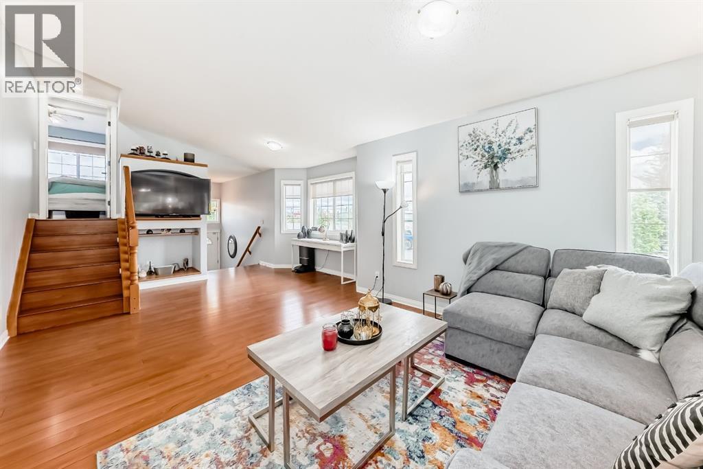98 Canoe Square SW - photo 3