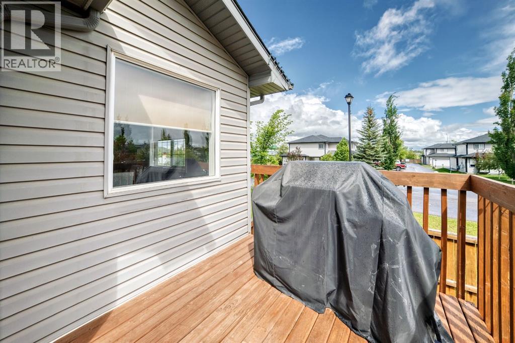 98 Canoe Square SW — photo 41
