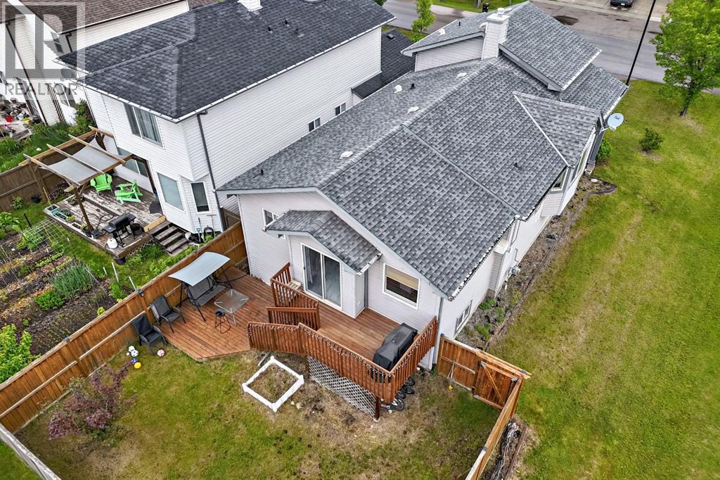 98 Canoe Square SW — photo 43