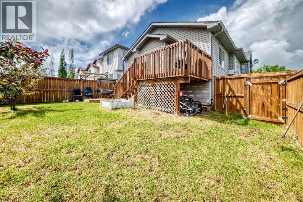 98 Canoe Square SW — photo 7