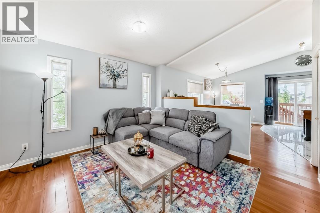 98 Canoe Square SW — photo 8