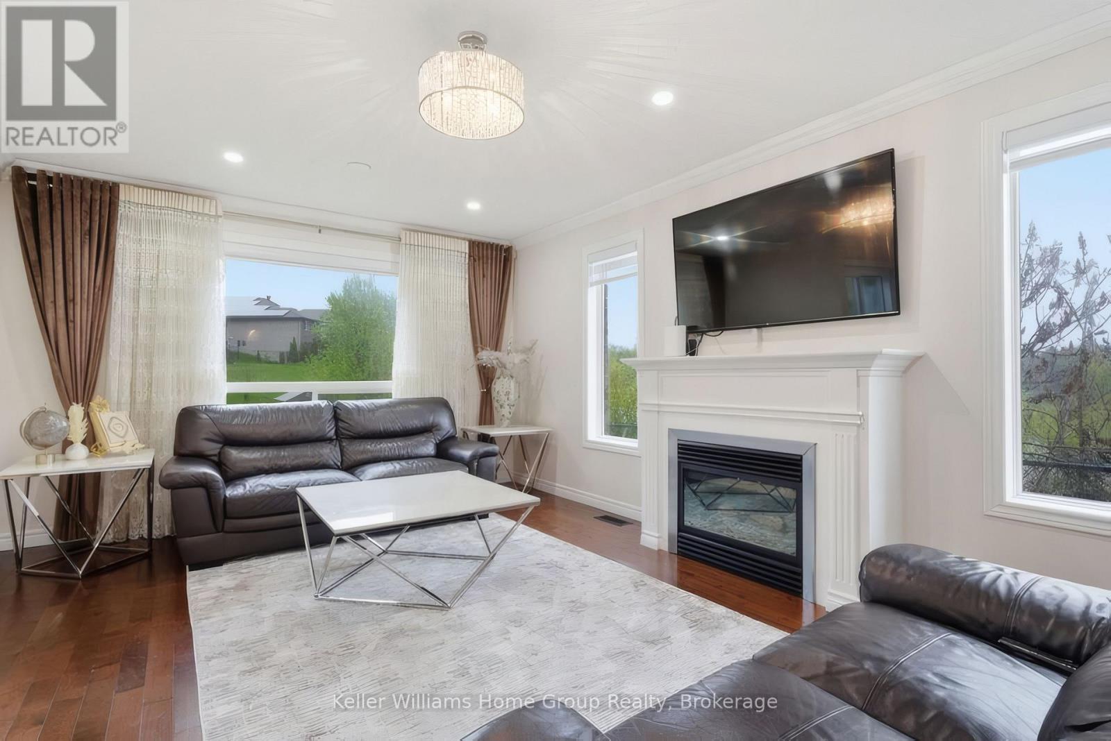 177 WATSON ROAD N - 11