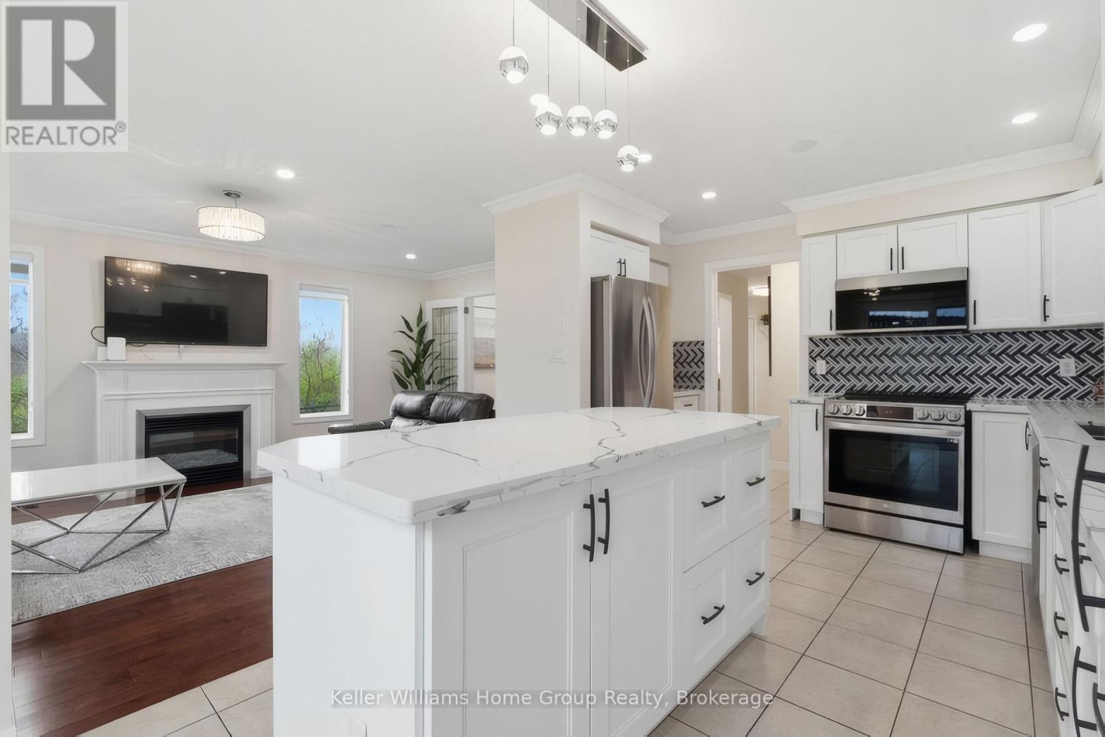 177 WATSON ROAD N - 32