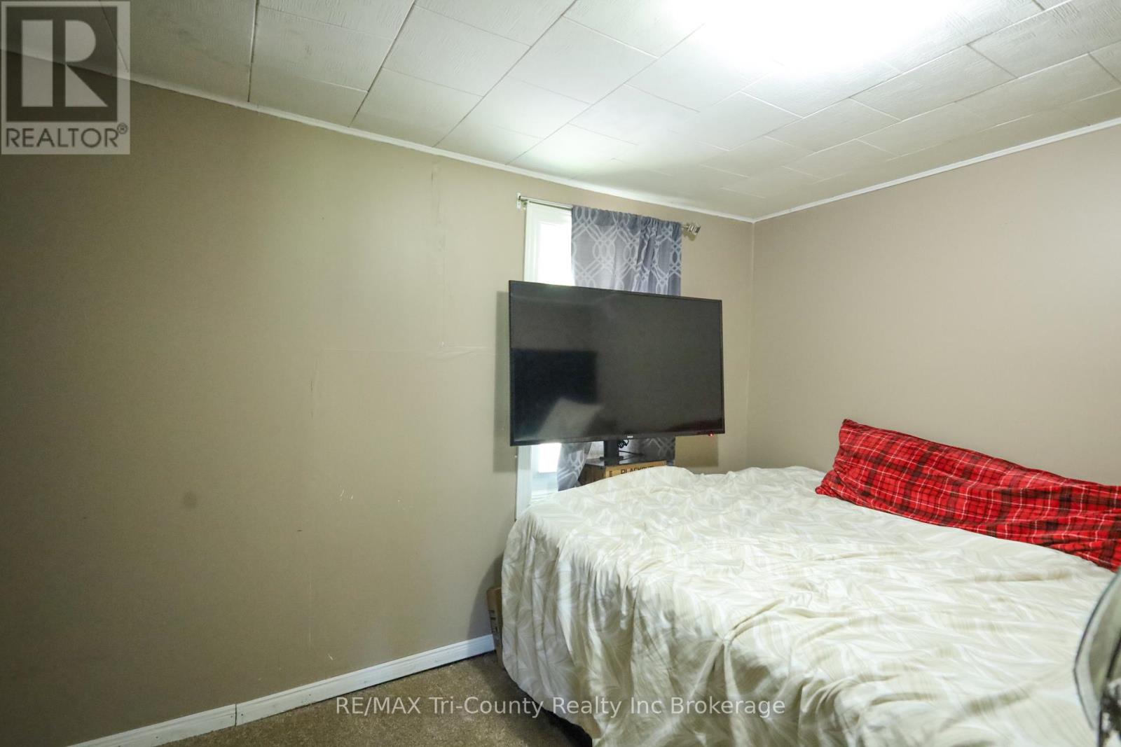 4942 59 HIGHWAY - 24