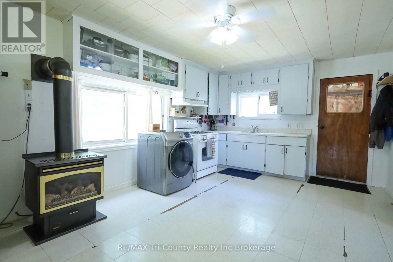 4942 59 HIGHWAY - 5