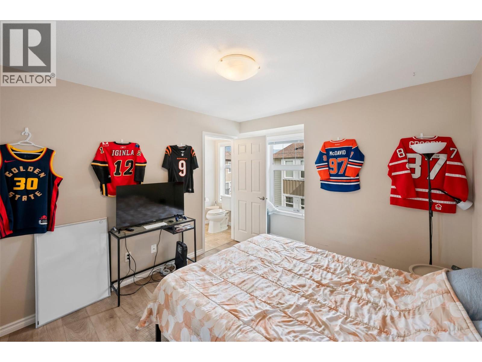 #128 3363 WILSON Street - 24
