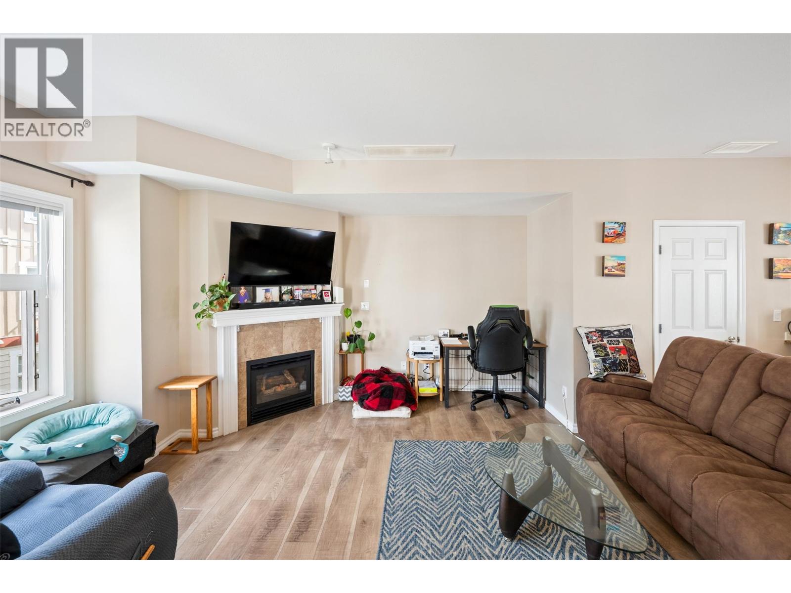 #128 3363 WILSON Street - 4
