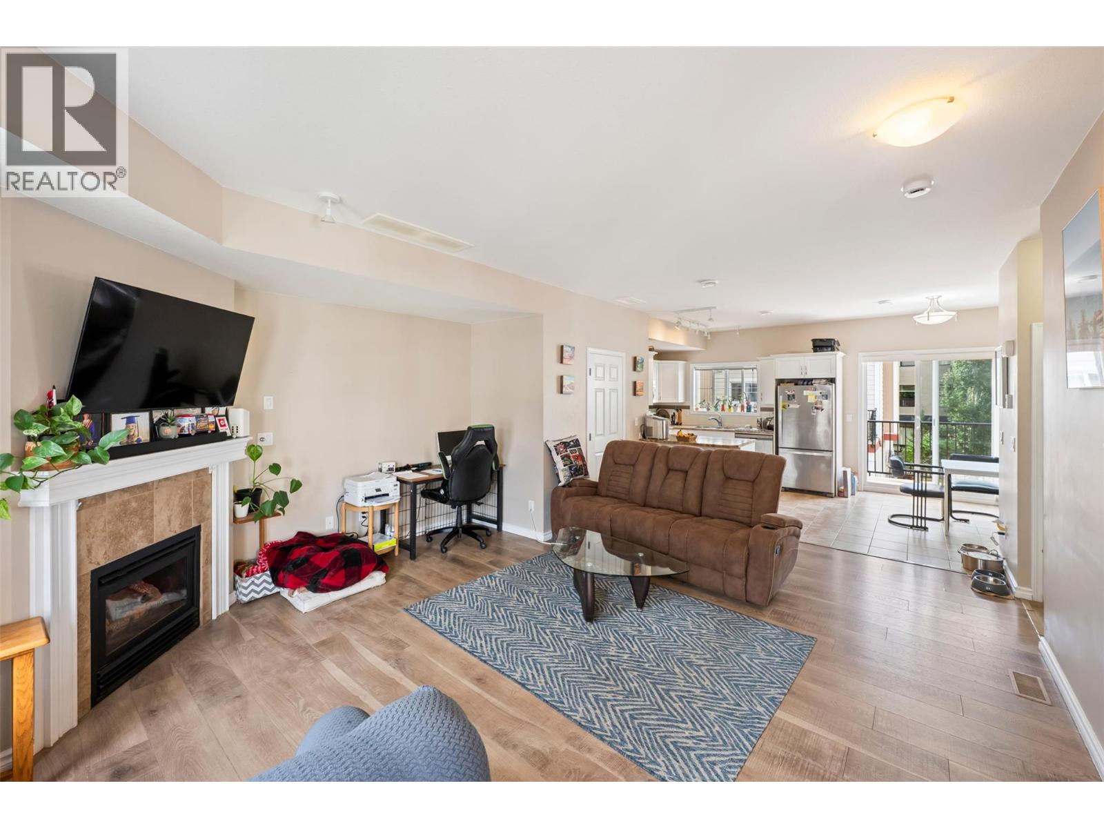 #128 3363 WILSON Street - 5