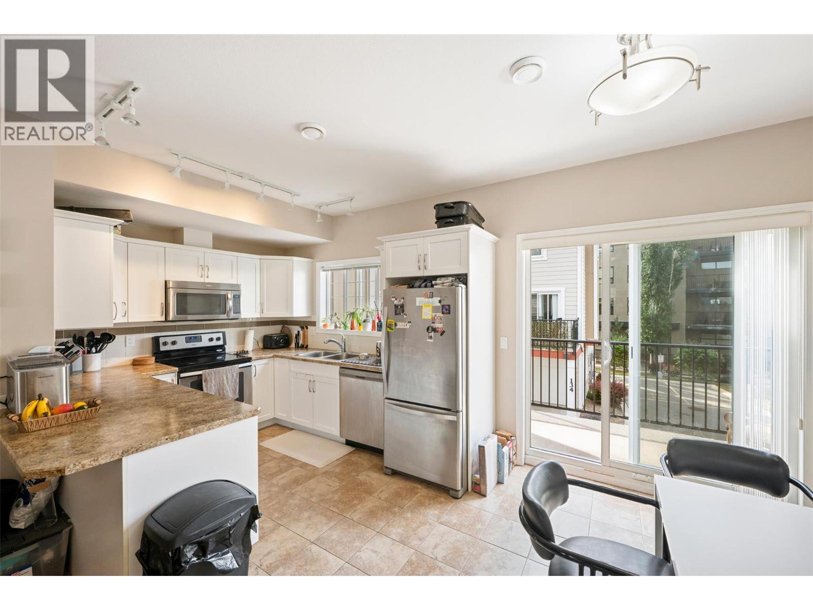 #128 3363 WILSON Street - 7