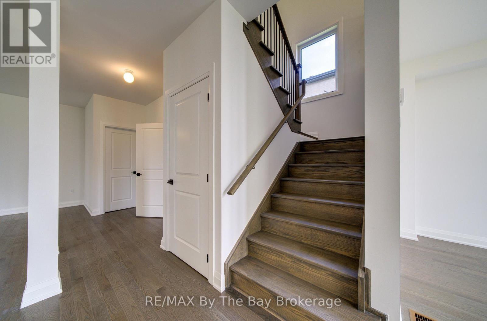 56 AMBER DRIVE - 14