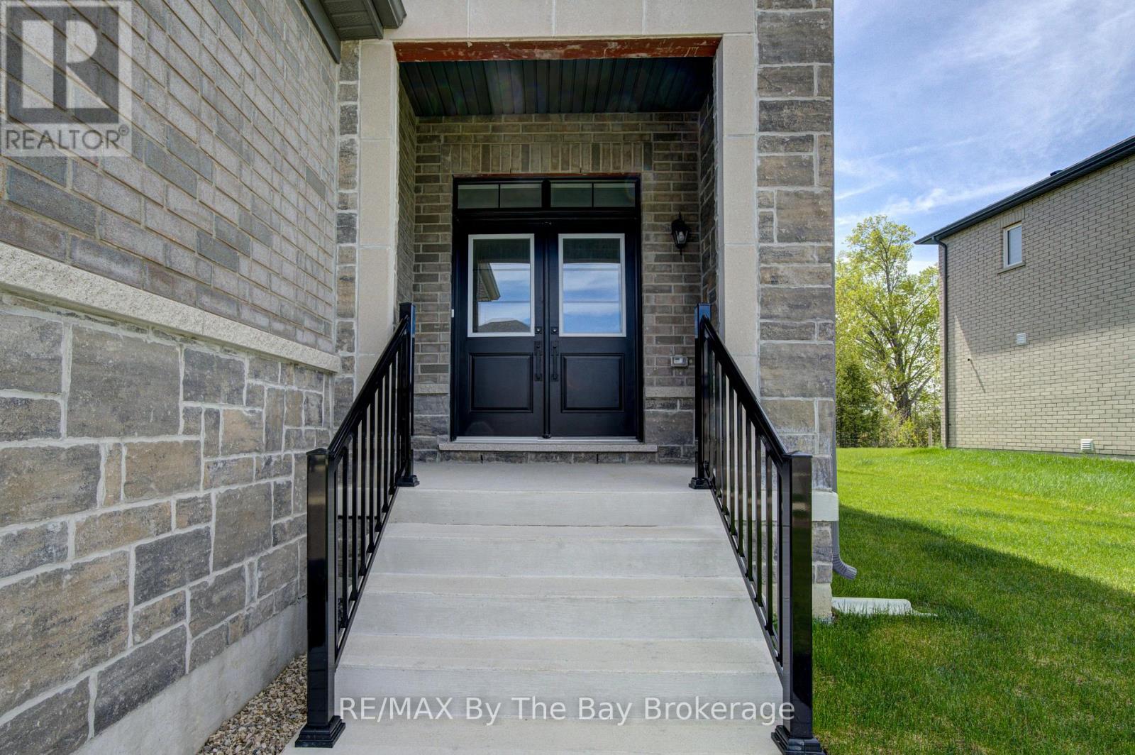 56 AMBER DRIVE - 4