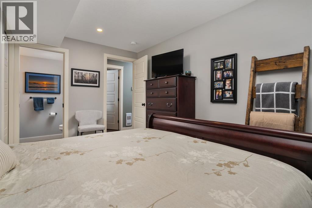 5215 35 Avenue - 38