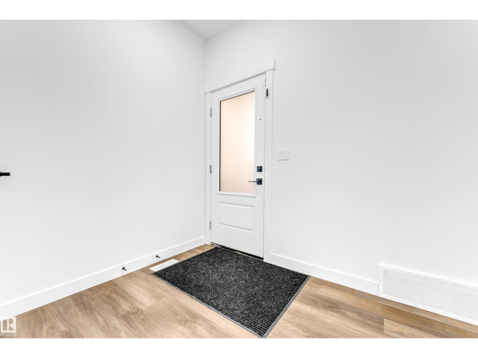 1336 11 AV NW - 11