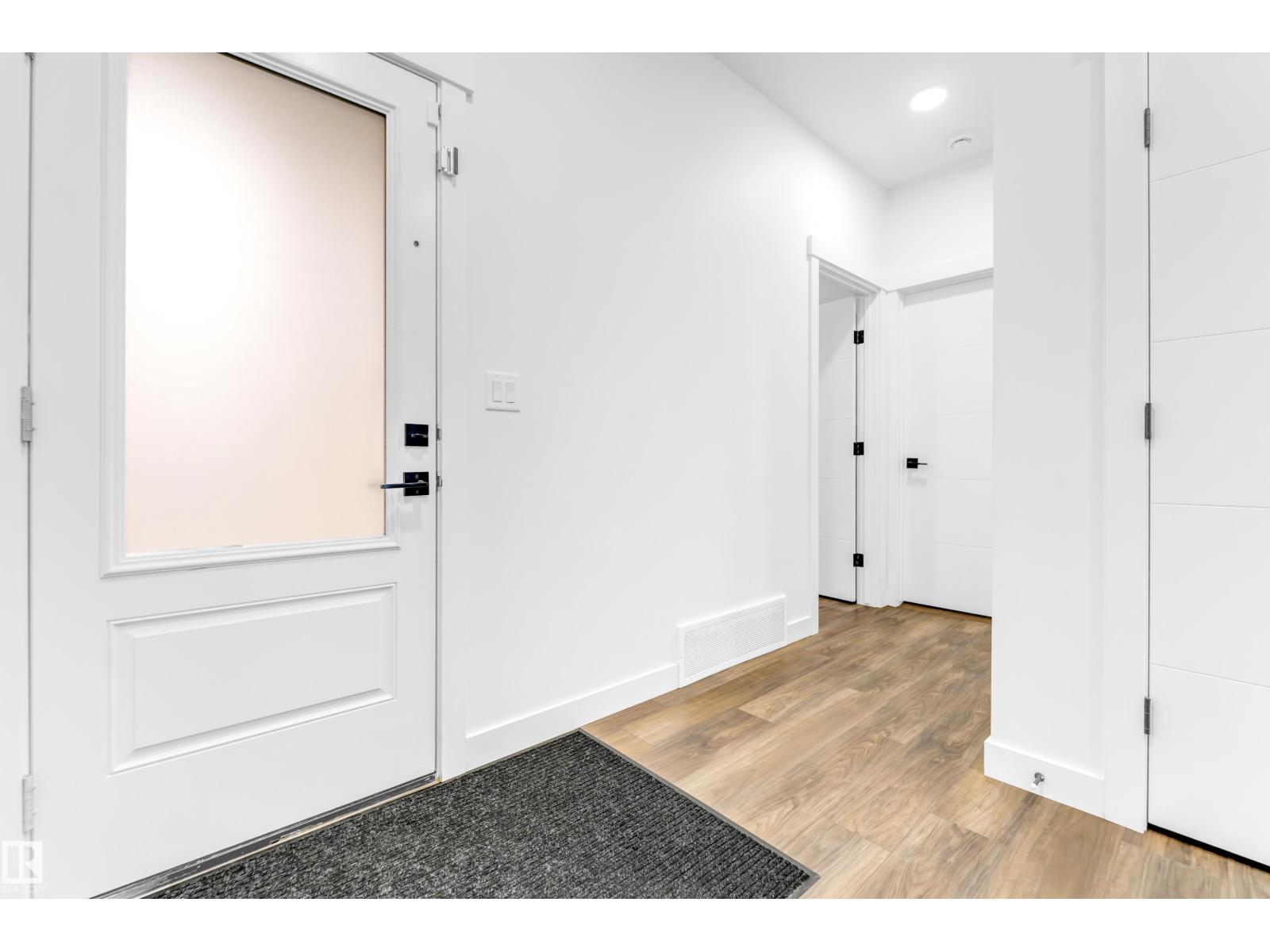 1336 11 AV NW - 12