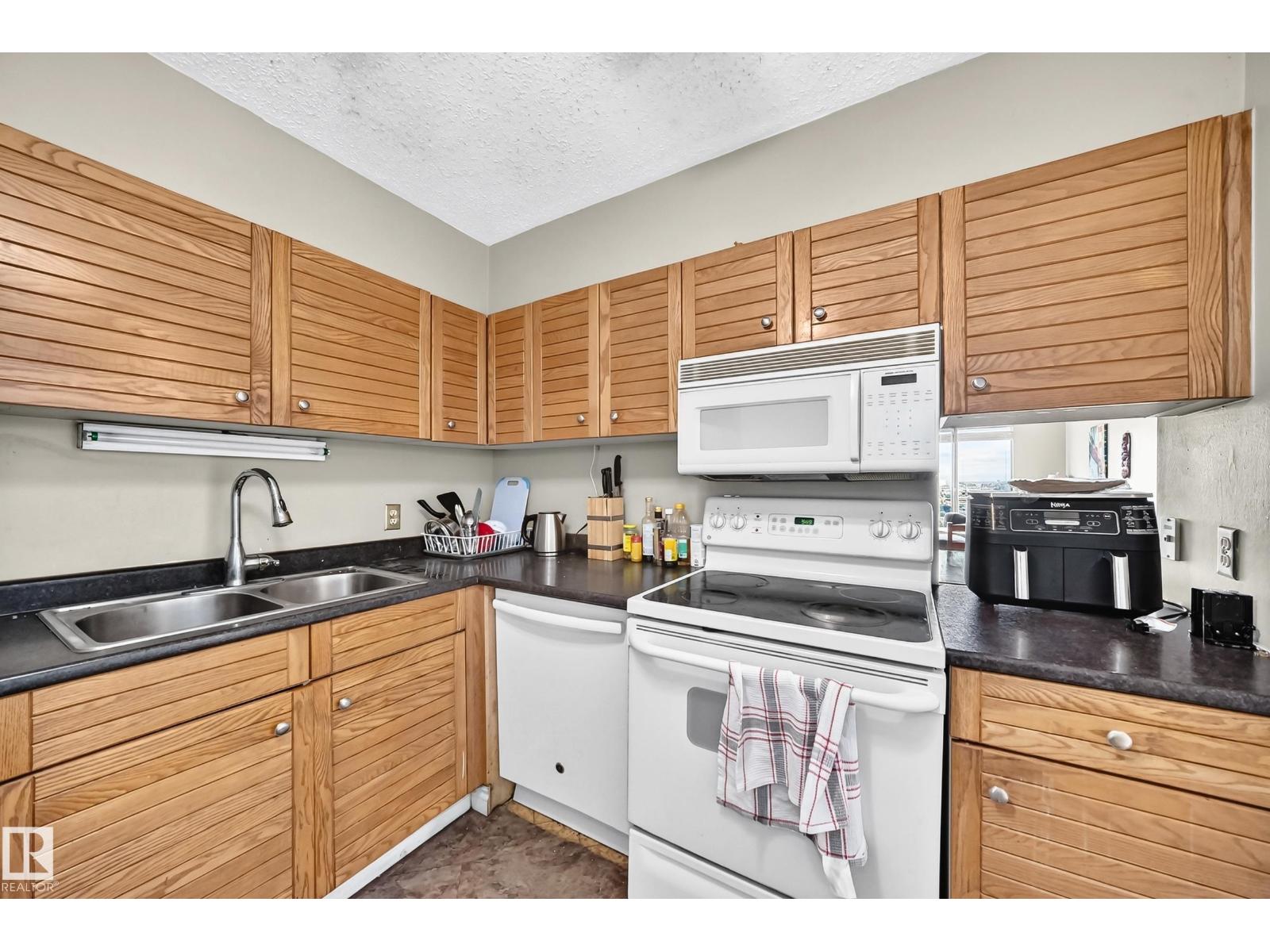#1600 10149 SASKATCHEWAN DR NW - 12