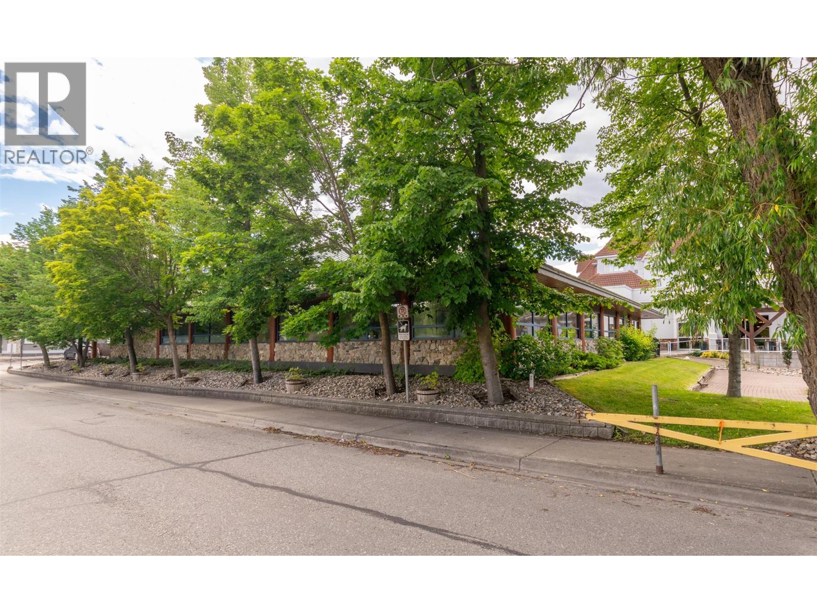  781 Marine Park Drive Northeast, Salmon Arm