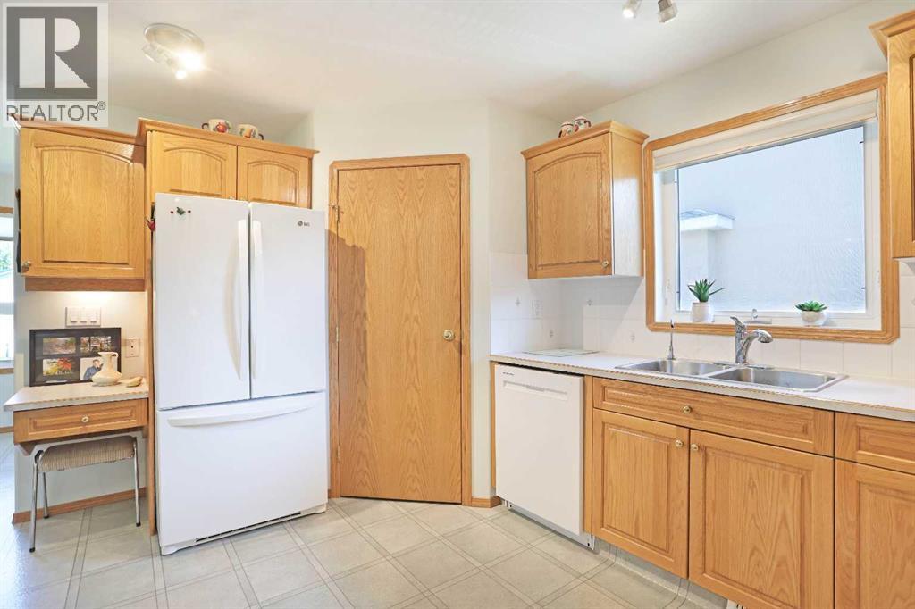 47 Park Place W - 11