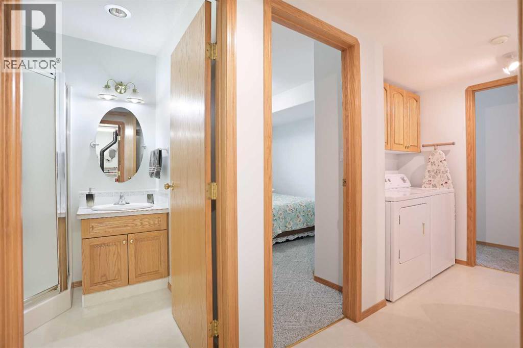 47 Park Place W - 37