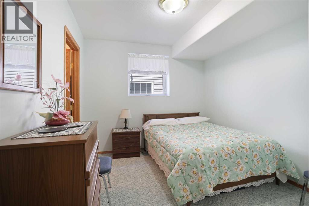 47 Park Place W - 38
