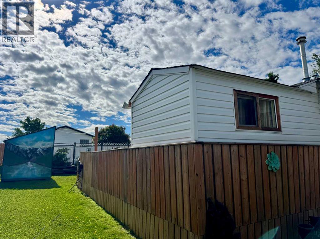 12201 98 Street — photo 24