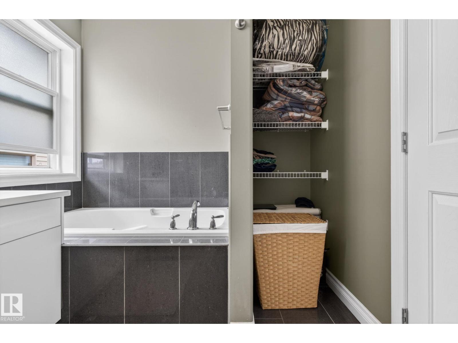 9628 221 ST NW - 36