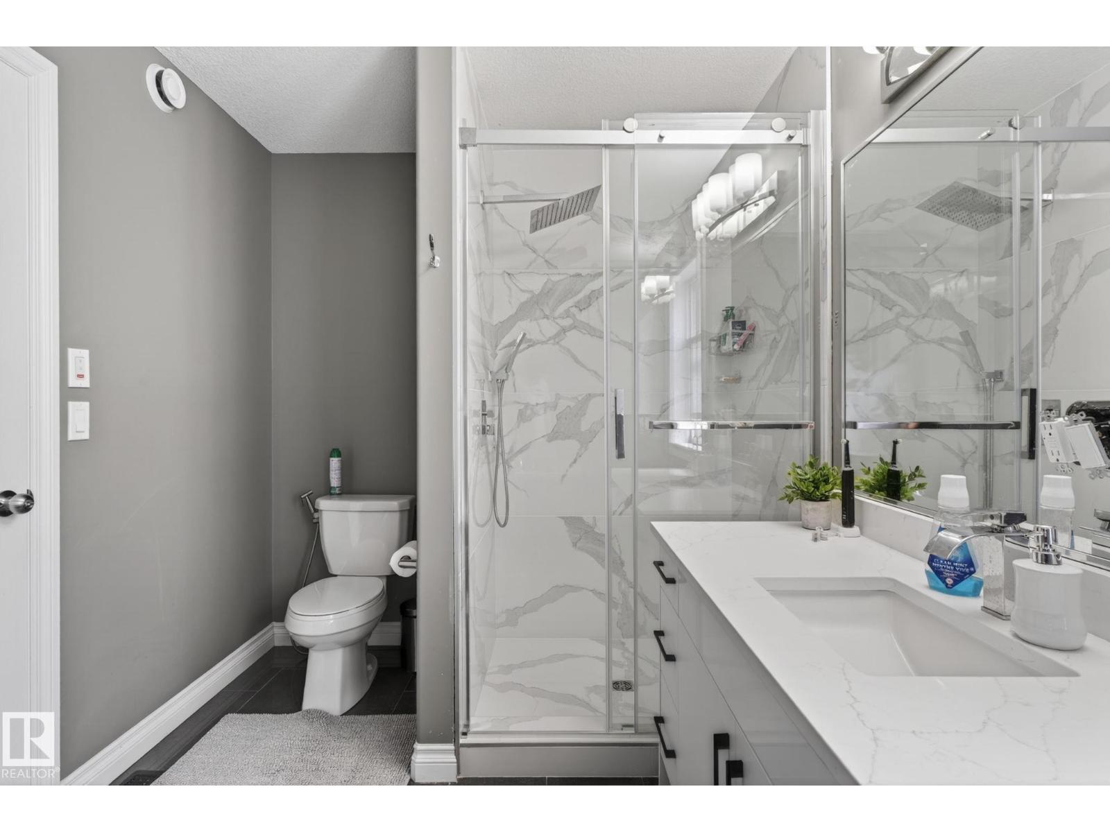 9628 221 ST NW - 37