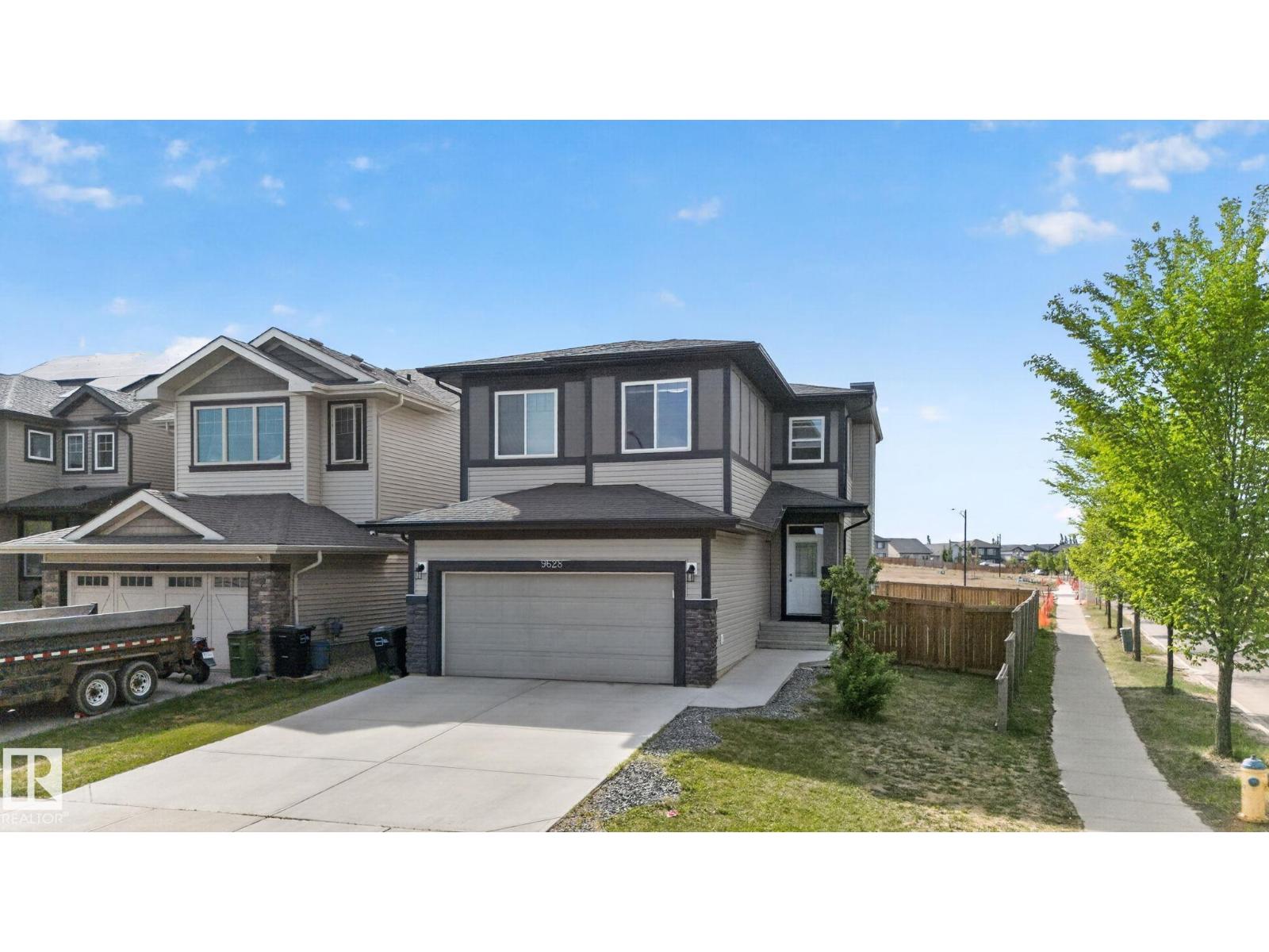 9628 221 ST NW - 4