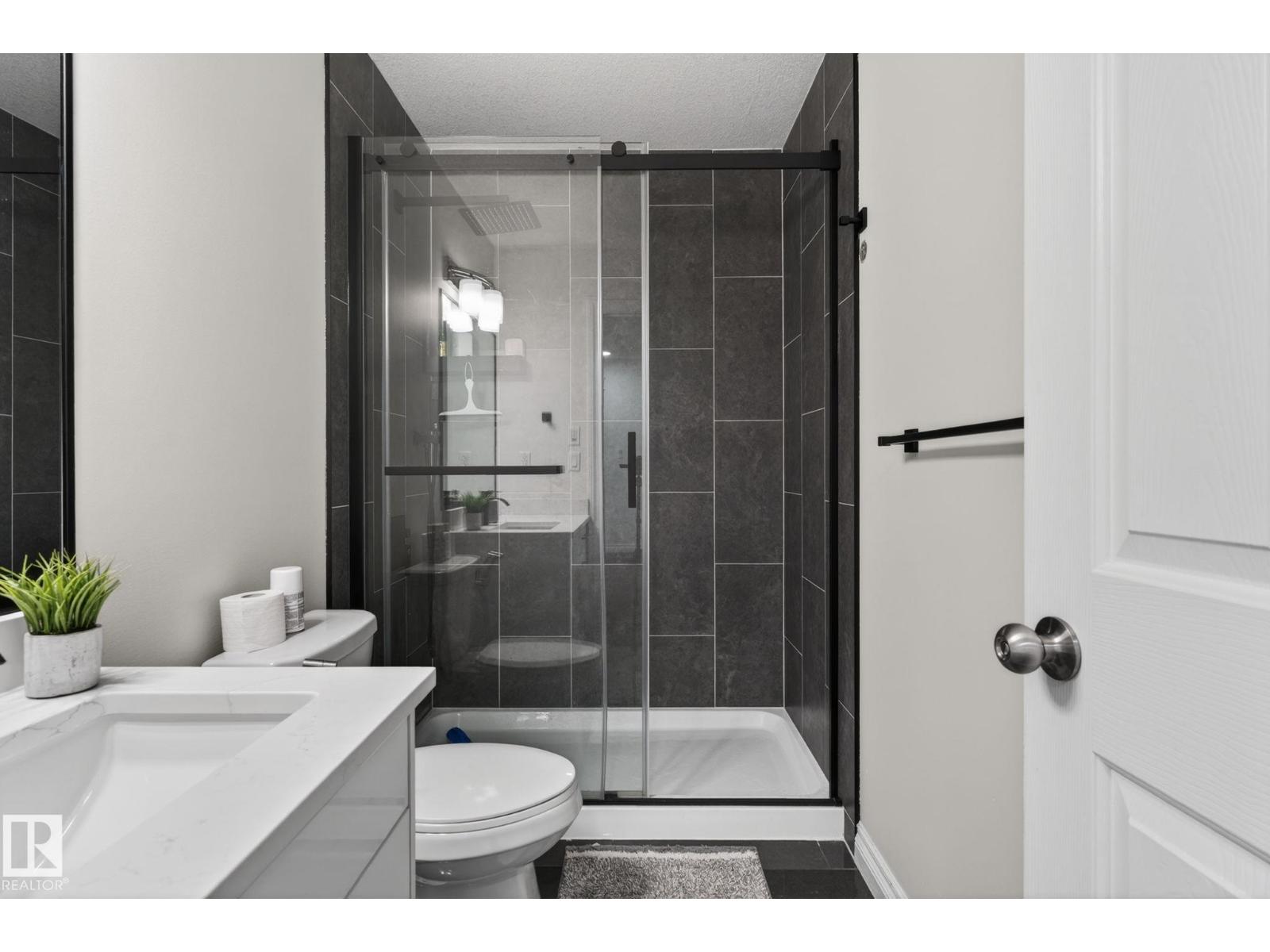 9628 221 ST NW - 43