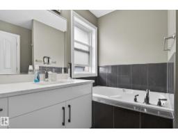 9628 221 St Nw, Edmonton, AB T5T4N7 Photo 35