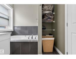 9628 221 St Nw, Edmonton, AB T5T4N7 Photo 36