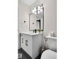 9628 221 St Nw, Edmonton, AB T5T4N7 Photo 44